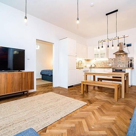 Elegant, Modern, 2-Bed Flat By Museum Of Prague Praga Exterior foto