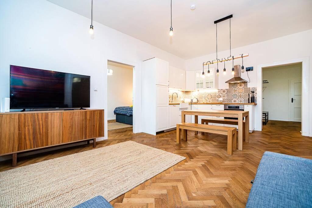 Elegant, Modern, 2-Bed Flat By Museum Of Prague Praga Exterior foto