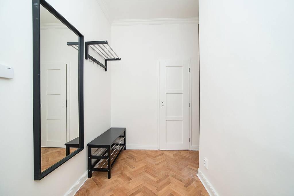 Elegant, Modern, 2-Bed Flat By Museum Of Prague Praga Exterior foto
