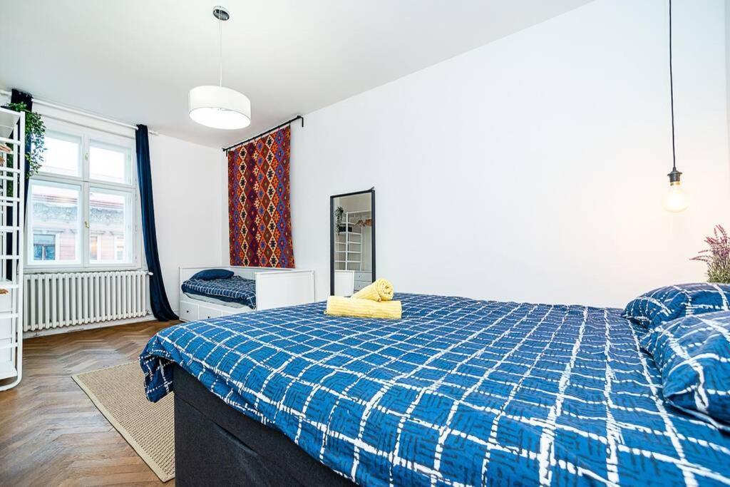Elegant, Modern, 2-Bed Flat By Museum Of Prague Praga Exterior foto