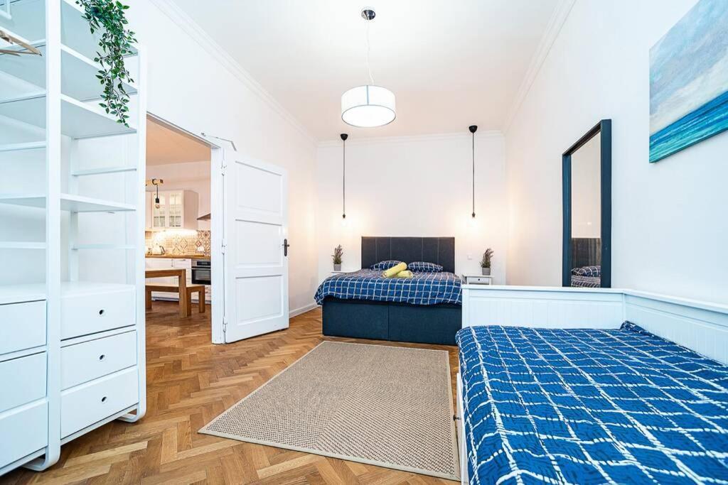 Elegant, Modern, 2-Bed Flat By Museum Of Prague Praga Exterior foto
