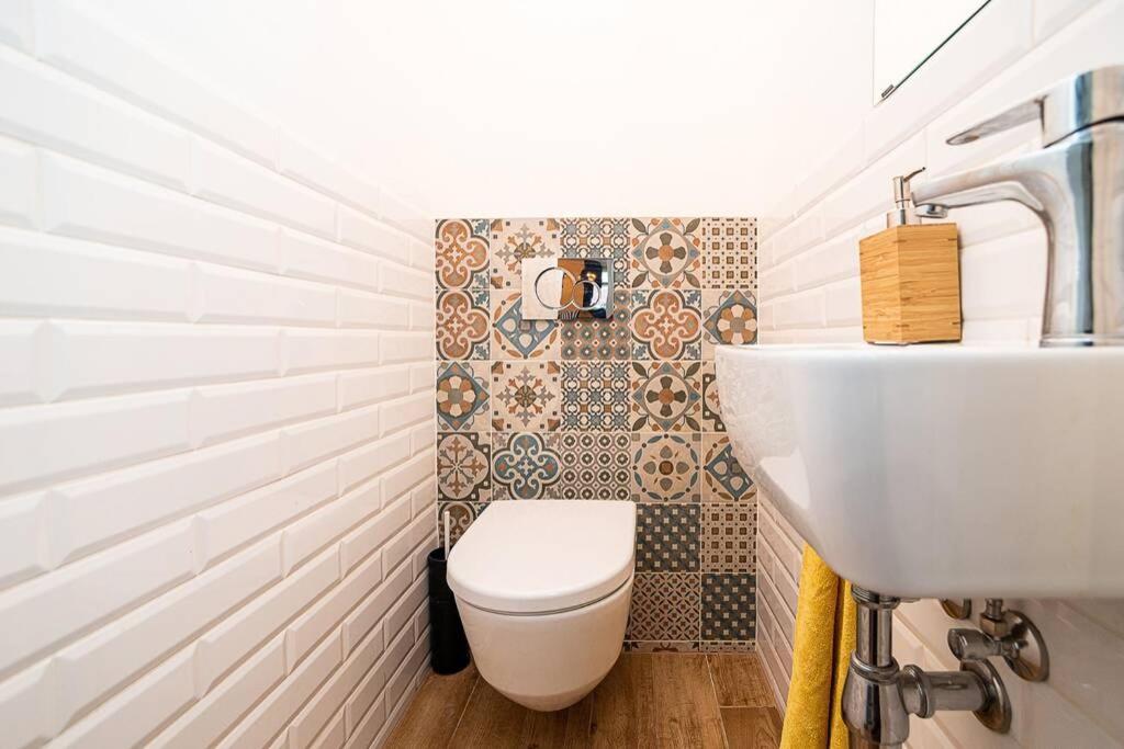 Elegant, Modern, 2-Bed Flat By Museum Of Prague Praga Exterior foto